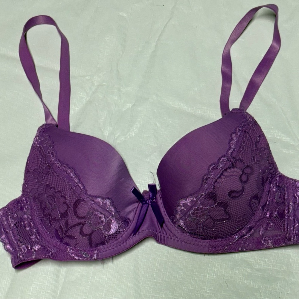 34A PINKIN PURPLE BRA LIKE NEW CONDITION SEE PICS FOR DETAILS